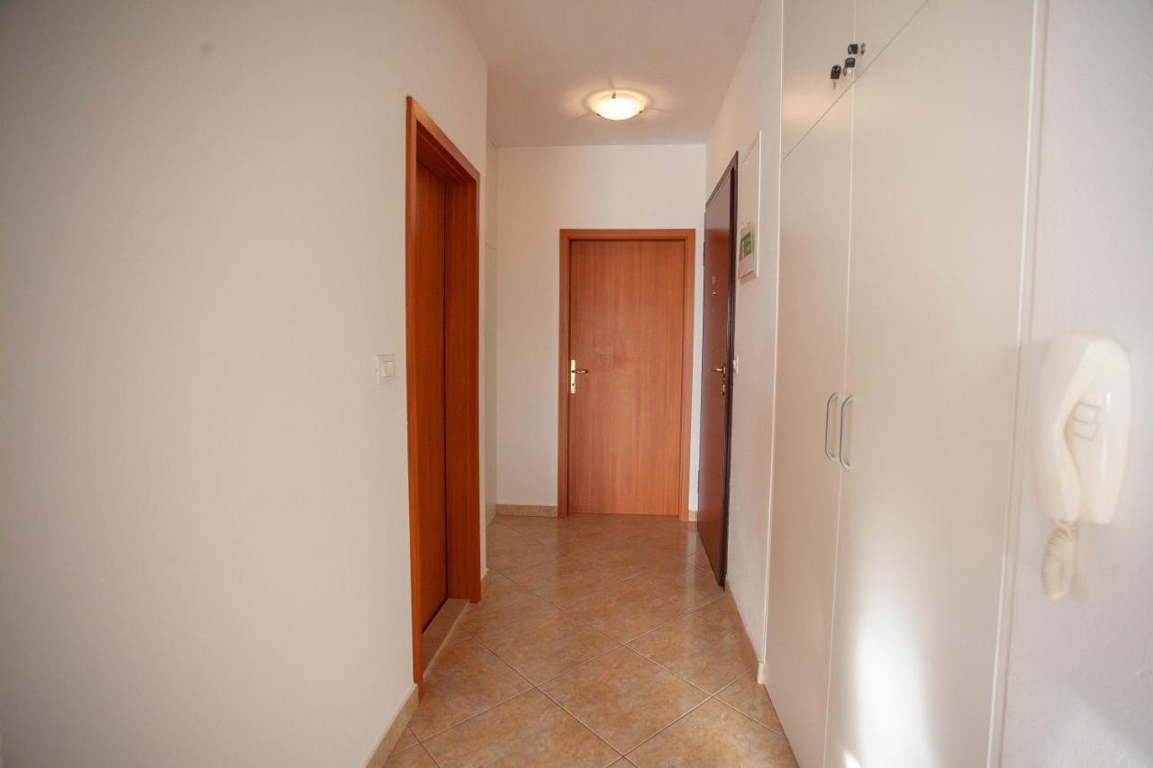 Apartment Jerry With Private Pool Milna  Εξωτερικό φωτογραφία