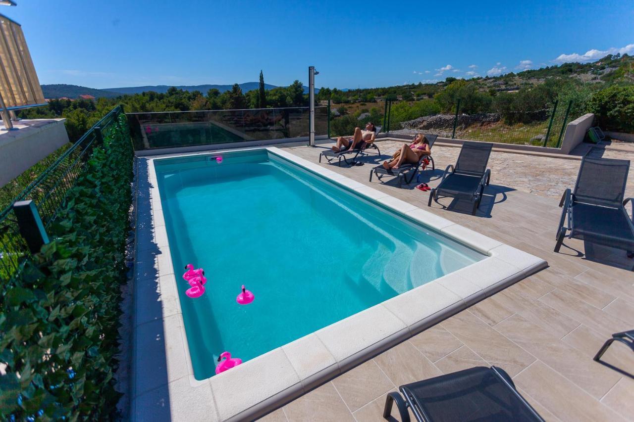 Apartment Jerry With Private Pool Milna  Εξωτερικό φωτογραφία