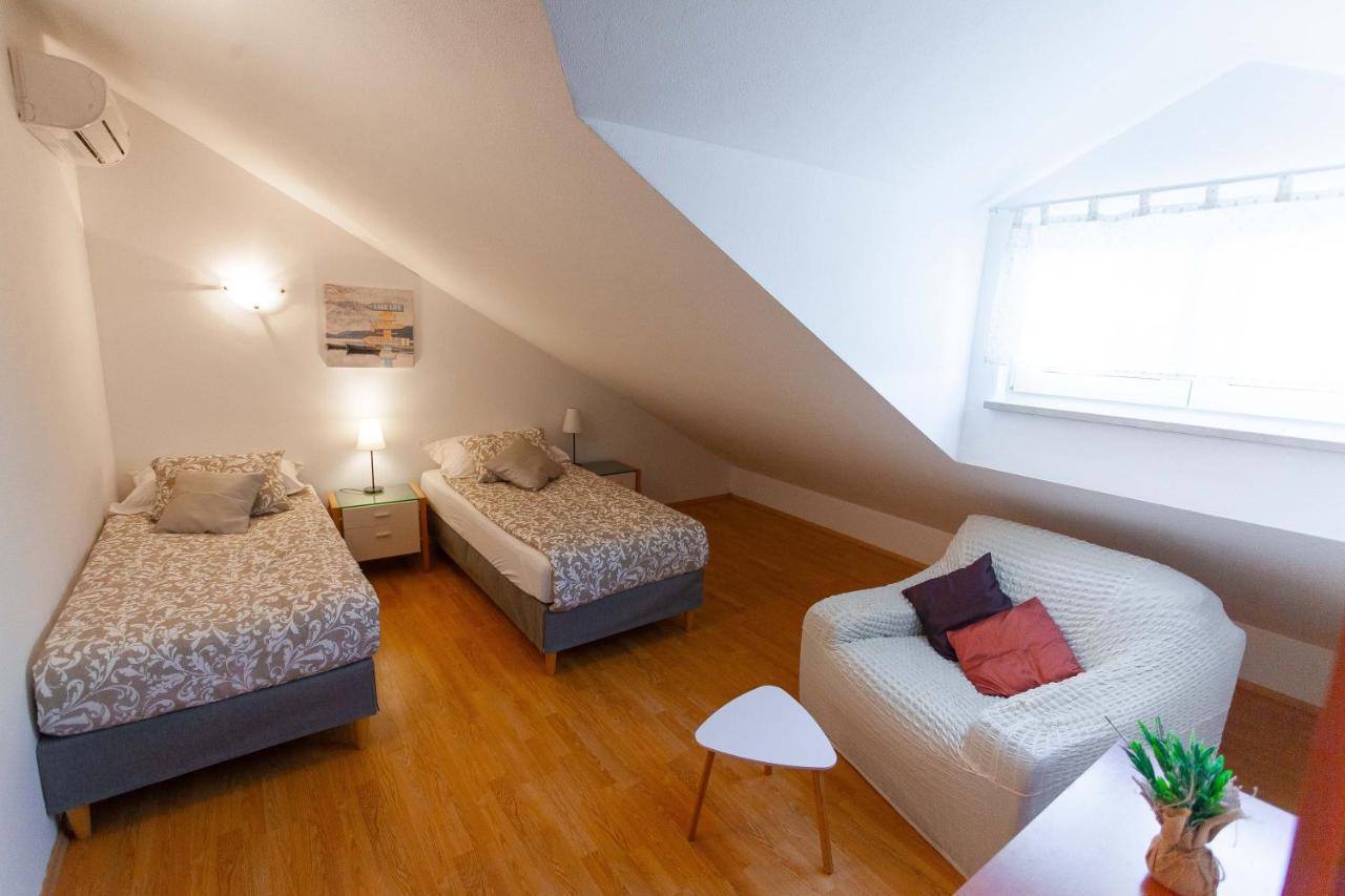 Apartment Jerry With Private Pool Milna  Εξωτερικό φωτογραφία
