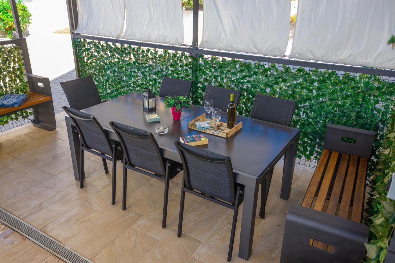 Apartment Jerry With Private Pool Milna  Εξωτερικό φωτογραφία